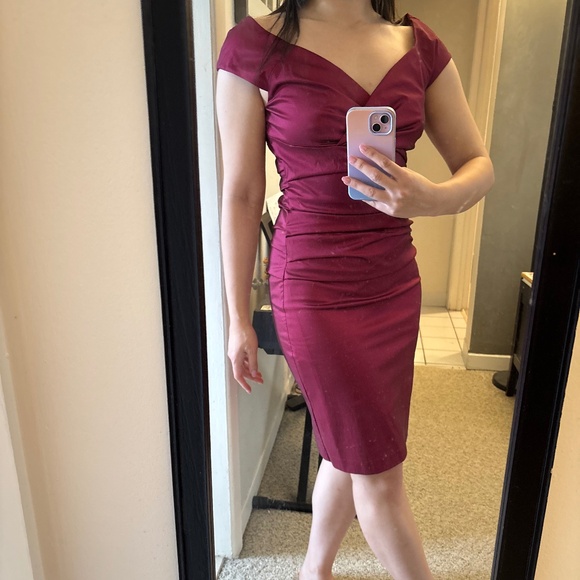 BNWT Le Chateau Red Holiday Cocktail Dress- Size Large - Picture 1 of 4